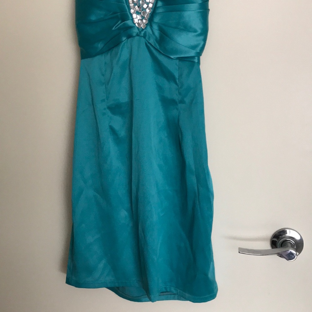 Dress - Picture 3 of 6